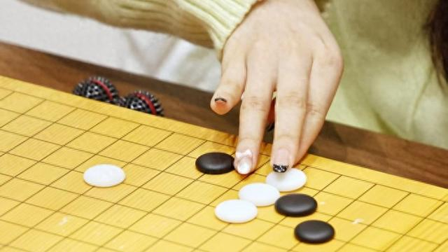 kaiyun-新民场外音丨同里杯天元赛上演13场性别大战,女棋手的突破之路怎么走|张璇|常昊|中国围棋协会|围棋|周泓余_新浪体育_新浪新闻