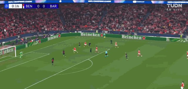 1741215639489030977.gif 开云app-【欧冠】十人巴萨客场1比0本菲卡,拉菲远射一剑封喉