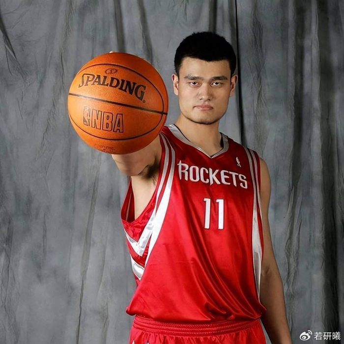 NBA史上最疯狂的赛季!艾弗森3阵,邓肯2阵,1阵堪称无敌|科比·布莱恩特|蒂姆·邓肯|姚明|史蒂夫·纳什|卡梅隆·安东尼_新浪体育_新浪新闻