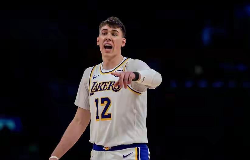 开云官网-里夫斯35分2助 NBA湖人119-115逆转76人 恩比德35分7板7助