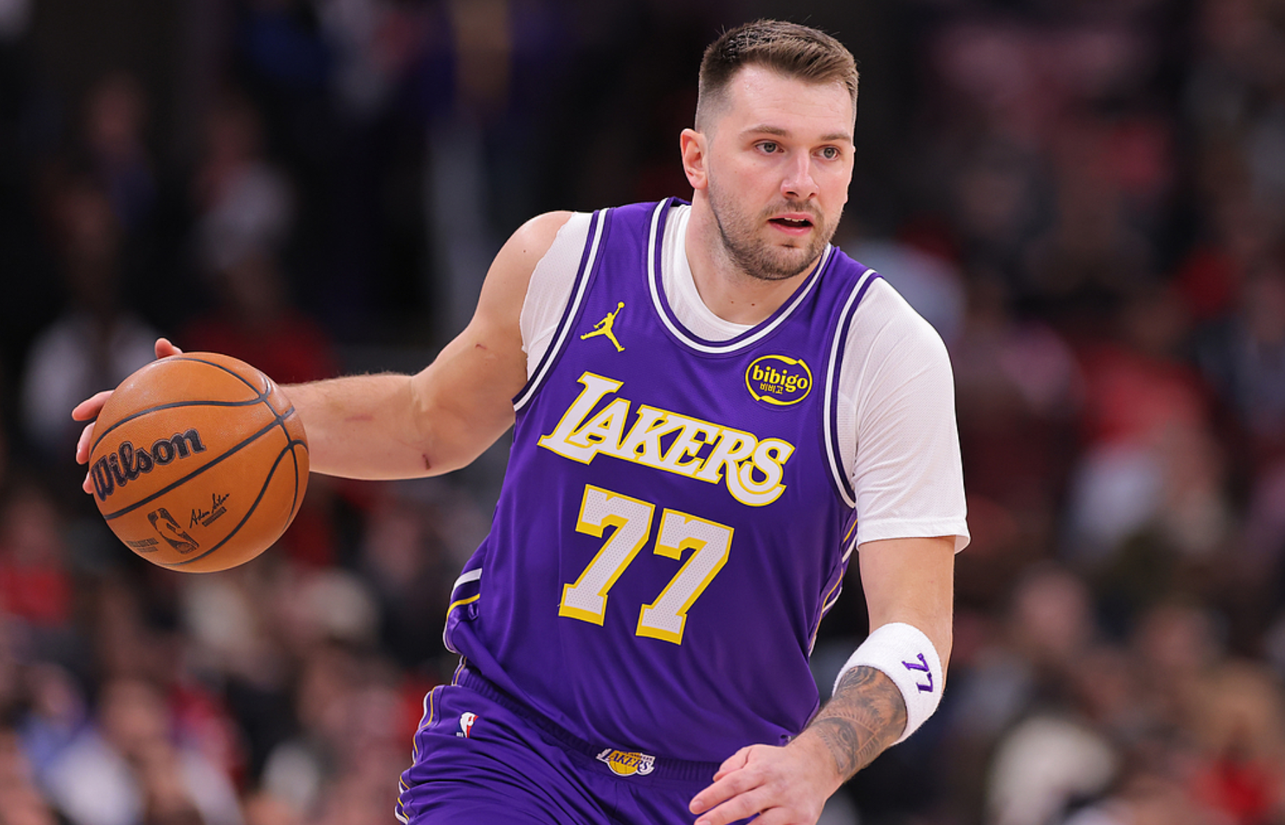 开云官网-申京17投15中仍无缘今日最佳！对不起！东契奇爆砍80年NBA纪录