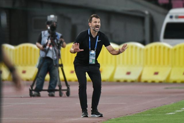 开云app-阿瑙离队在即海港物色替身 瞄准“隔壁”！2将最热门