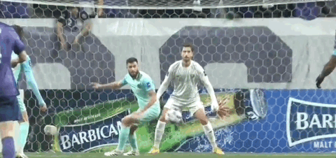 开云网页-广岛1-0柔佛总比分2-3遭淘汰，木下康介点射破门，阿里瓦斯中柱