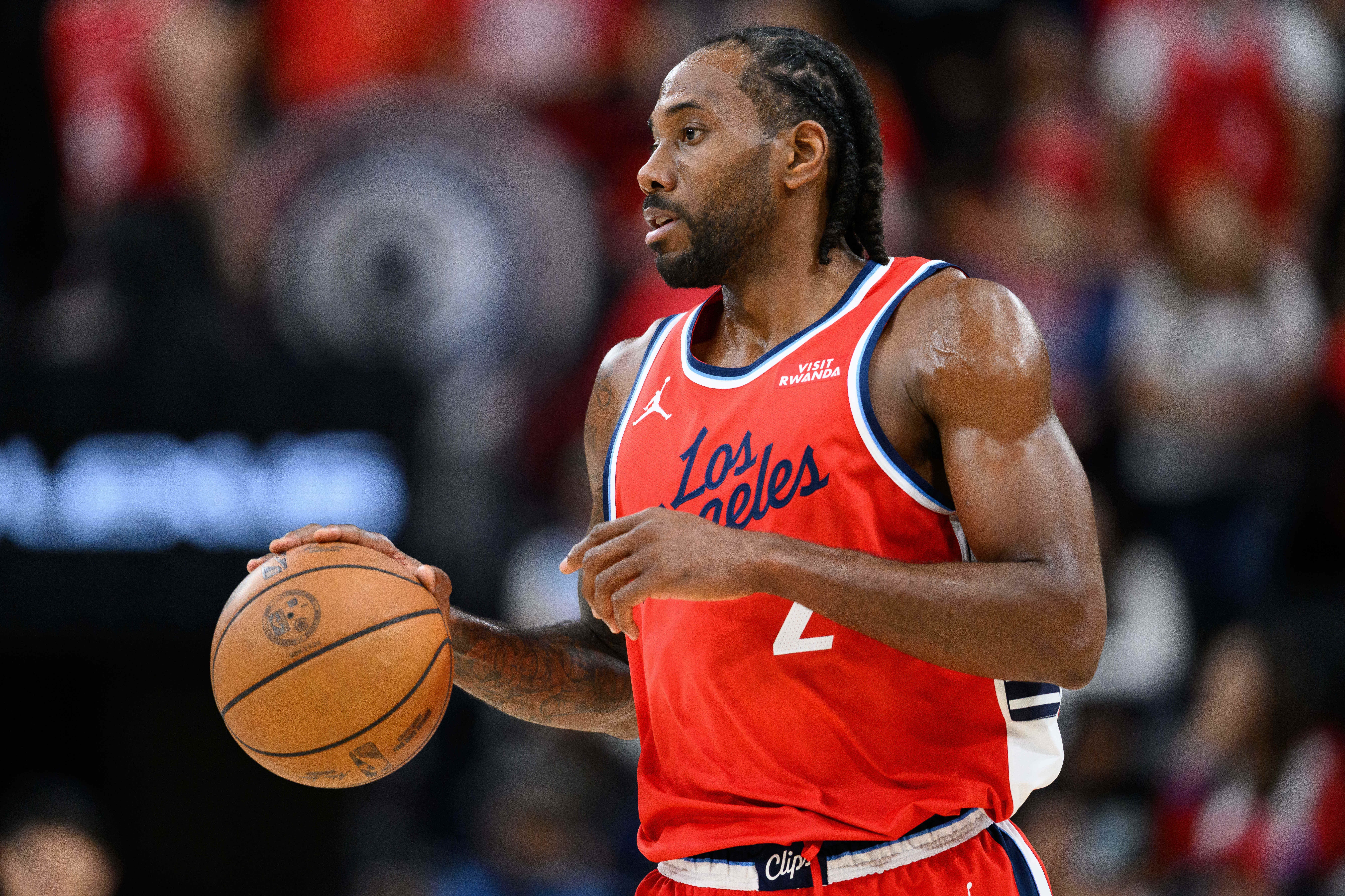 三旬球员连续20+：战神卡44场领跑 老詹领衔现役7人 火箭威登上榜