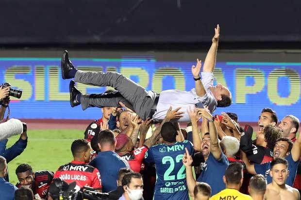 开云官网-2020巴甲矬子里拔将军 仅领跑两轮 弗拉门戈躺冠